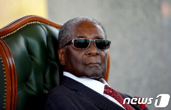 로버트 무가베 전 짐바브웨 대통령 © 로이터=뉴스1