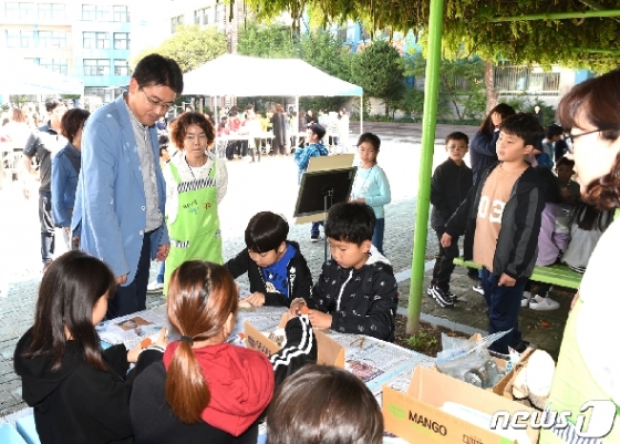[사진] 오승록 구청장, '선곡초-학부모 참여활동 지원 사업' 참석