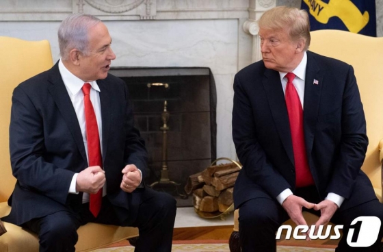 지난 3월 25일 도널드 트럼프 미국 대통령이 워싱턴 백악관에서 베냐민 네타냐후 이스라엘 총리와 정상회담을 하고 있다. /사진=뉴스1 