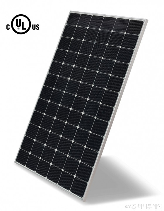 'UL1703' 인증을 받은 LG전자 '양면발전 태양광 모듈' /사진제공=LG전자 
