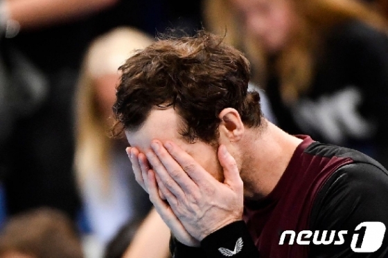 [사진] 2년 7개월 만의 ATP 우승에 감격하는 앤디 머리