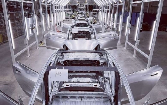 미국 전기자동차 업체 테슬라가 중국 상하이에 건설한 공장에서 전기차를 시범 생산 중인 모습. /사진=테슬라