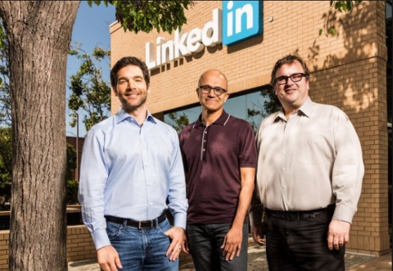 왼쪽부터 제프 위너 링크드인 CEO, 사티아 나델라 MS CEO, 리드 호프만 링크드인 설립자 /사진=Linkedin