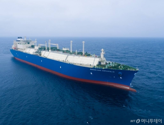 대우조선해양이 건조한 마란가스 LNG선의 항해 모습/사진=대우조선해양