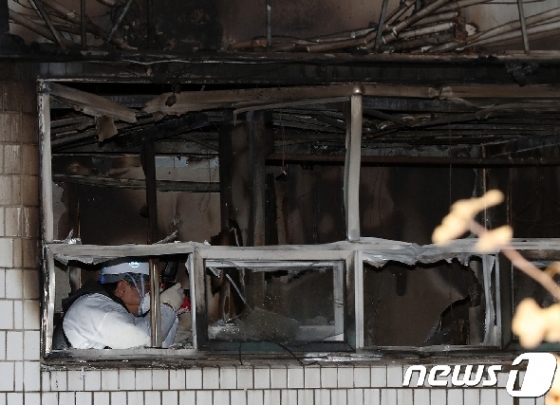2018년 11월9일 국일고시원 화재 현장/뉴스1 © News1 박세연 기자