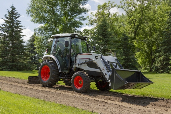 두산밥캣이 최근 북미시장에 출시한 콤팩트 트랙터(Compact Tractor), CT5558 모델/사진제공=두산밥캣<br>
<br>
 <br>
