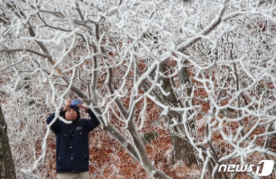 [사진] 하얀 삼봉산