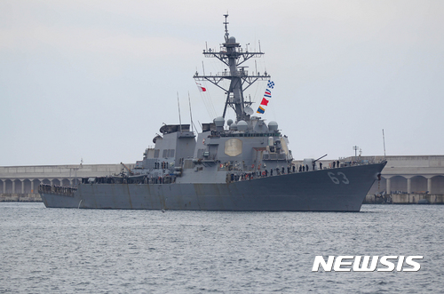 지난 2017년 제주 서귀포시 강정동 제주해군기지에 한·미 연합 해상훈련을 마친 미국 해군의 이지스구축함 스테뎀함(USS Stethem DDG-63·8400t·승선원 340명)이 입항하고 있는 모습 / 사진 = 뉴시스 