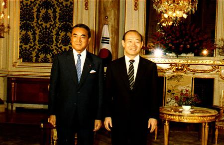 전두환 전 대통령(오른쪽)과 나카소네 야스히로 전 일본총리 /사진=청와대