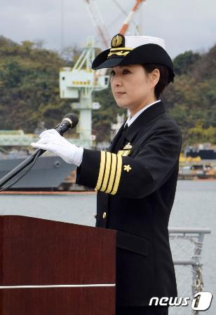 일본 해상자위대가 오타니 미호 1등해좌에게 이지스함 '묘코'의 지휘를 맡겼다. <출처=아사히신문> © 뉴스1