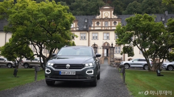 지난해 9월 독일 프랑크푸르트와 쾰른 등의 구간에서 폭스바겐의 소형 SUV(다목적스포츠차량) '티록'(T-ROC)을 체험했다./사진=이건희 기자