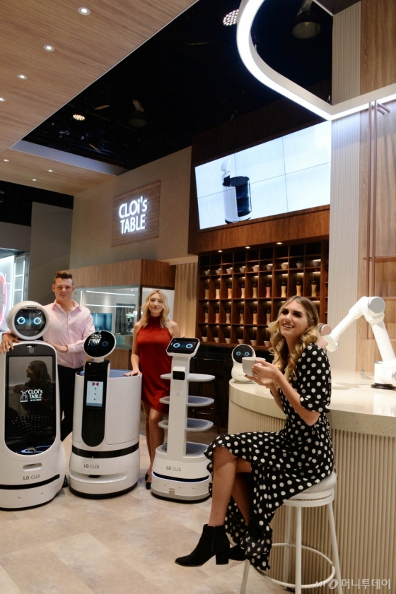 [사진]CES 2020 인기 만점 LG전자 AI 로봇 '클로이'