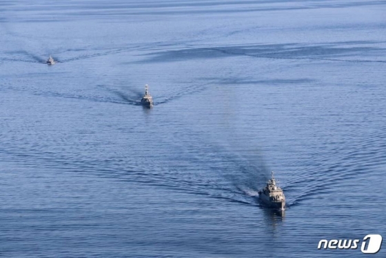  28일(현지시간) 호르무즈 해협 인근 오만해와 인도양에서 사상 처음으로 중국과 러시아, 이란 3개국이 해군 합동훈련을 하고 있다. /사진=AFP(뉴스1)