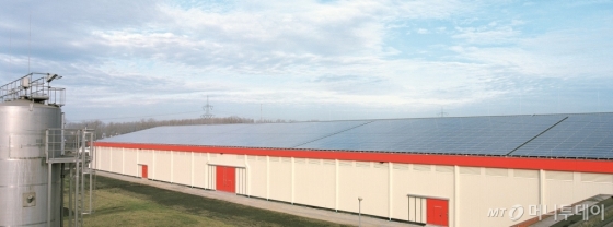 한화큐셀이 독일 브란덴부르크에 건설한 대규모 태양광발전소./사진=한화큐셀