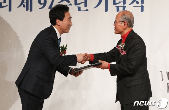 [사진] 박수현, 김상옥의사기념사업회 11대 회장 취임