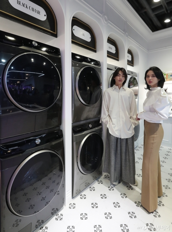 [사진]인공지능 세탁기-건조기 '삼성 그랑데 AI'
