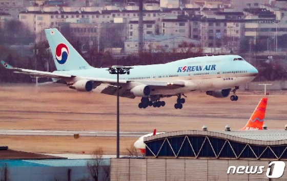 [사진] '우한폐렴 확산' 김포공항 도착한 中 우한 교민들