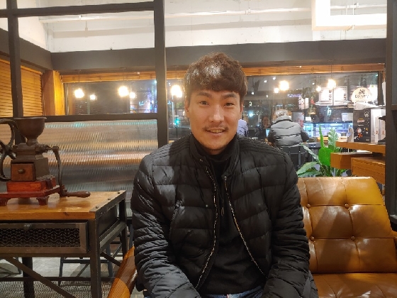 이동현이 서울 잠실의 한 카페에서 스타뉴스와 만나 근황을 전했다. /사진=한동훈 기자
