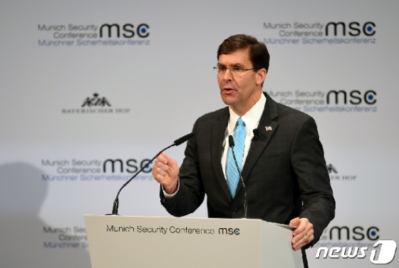 마크 에스퍼 미국 국방장관이 15일(현지시간) 독일 뮌헨안보회의에 참석, 기조연설을 하고 있다. © 로이터=뉴스1