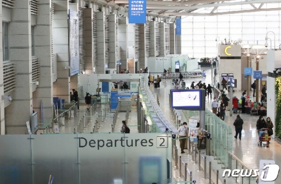 [사진] 여행객 급감으로 직격탄 맞은 인천공항