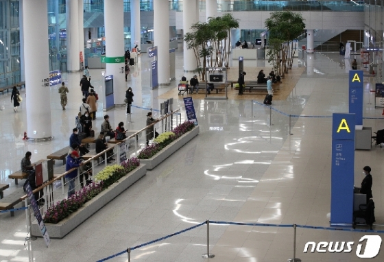 [사진] 코로나19 두려움 휩싸인 인천공항