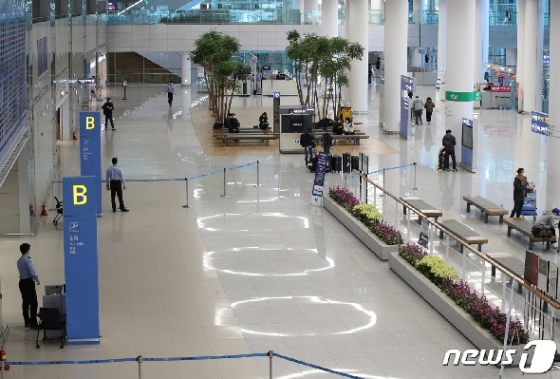 [사진] 인천공항의 모습 '한국으로 오지도, 한국을 나가지도 않는다'