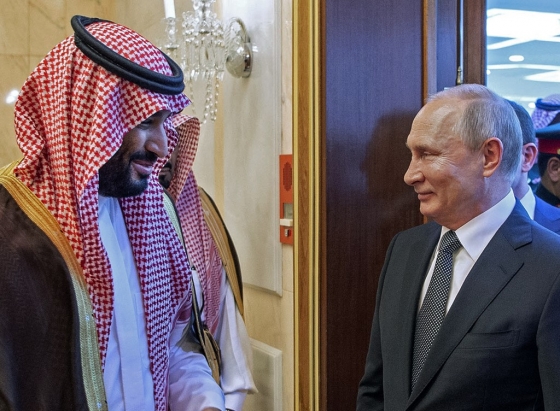 모하메드 빈 살만 사우디 왕세자와 블라디미르 푸틴 러시아 대통령/사진=AFP