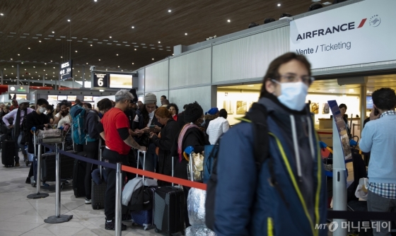 [사진]유럽 엑소더스, 프랑스 떠나는 외국인들