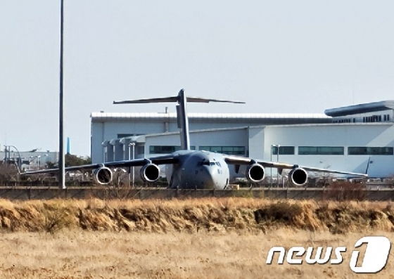 [사진] 인천공항에 출현한 나토 수송기