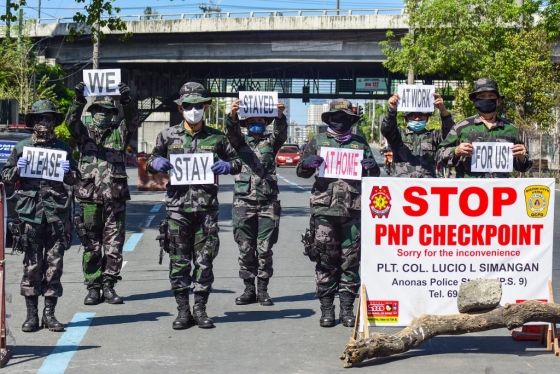 도로를 통제하는 필리핀 군인/사진=AFP