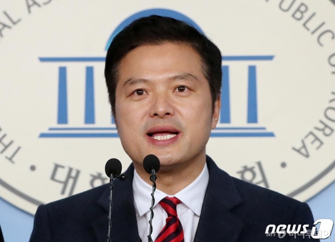 김태우 전 청와대 특별감찰반원이 지난 2월 24일 국회 정론관에서 제21대 총선 미래통합당 강서을 출마를 선언하고 있다.