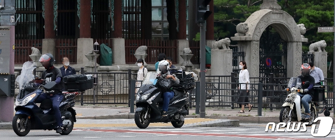 [사진] 배달 주문 증가로 오토바이 사망사고 12% 증가