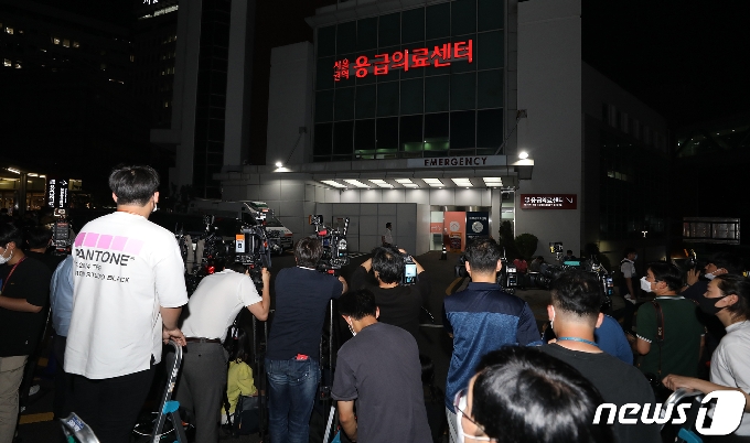[사진] 박원순 시장 실종소식에 서울대병원에 모인 취재진들