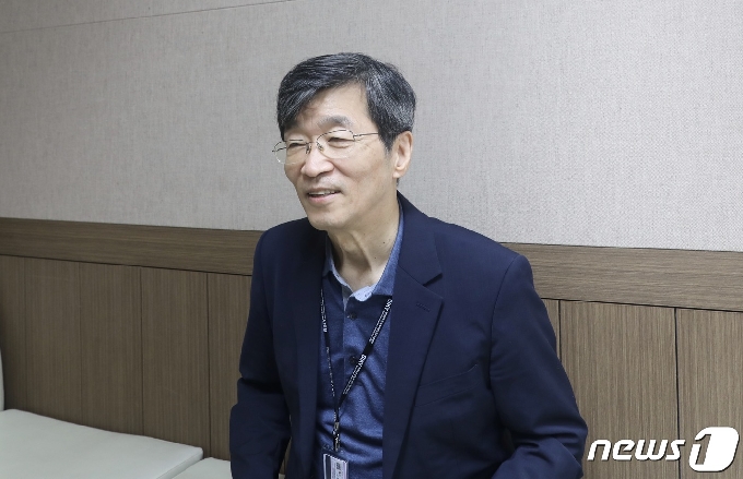 곽노현 부산국제어린이청소년 영화제 이사장이 뉴스1과 인터뷰하고 있다.2020.7.11/© 뉴스1