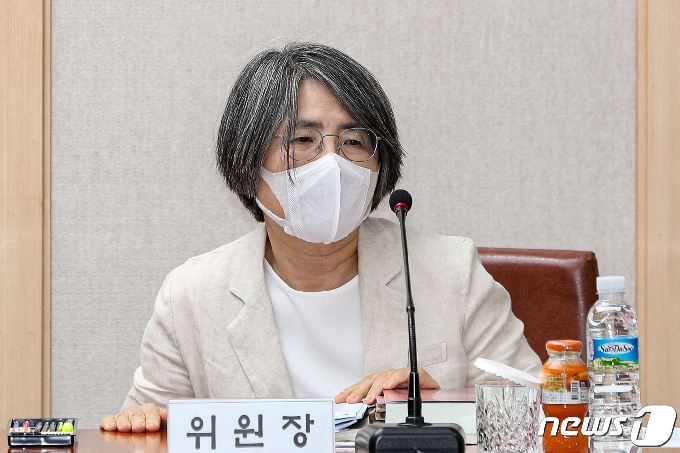 [사진] 김영란 위원장, 대법원 양형위 주재