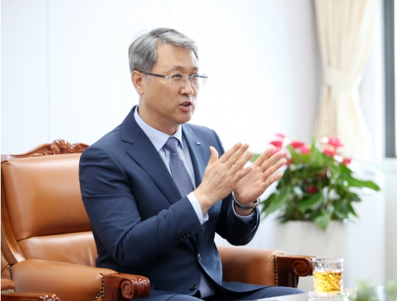 박재현 한국수자원공사 사장이 지난 16일 대전 본사에서 신(新)경영전략 비전에 대해 설명하고 있다./사진제공=한국수자원공사