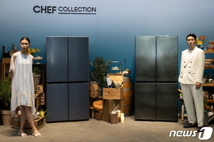 삼성전자는 2일 '셰프컬렉션' 냉장고의 품격을 높인 '뉴 셰프컬렉션'을 출시했다.  (삼성전자 제공) 2020.7.2/뉴스1