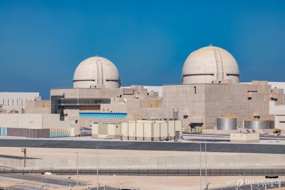 한국의 첫 수출 원자력발전소인 아랍에미리트(UAE) 바라카 원전 1, 2호기./사진제공=한국전력