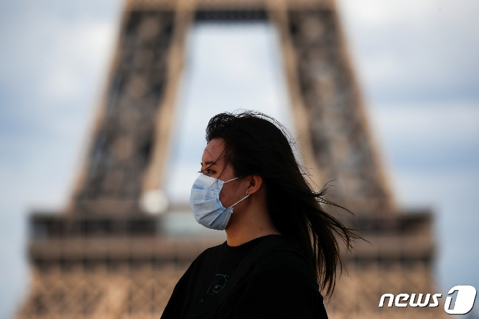 프랑스의 일일 신종 코로나바이러스 감염증(코로나19) 확진자 수가 5일(현지시간) 1695명으로, 2개월여만에 가장 높은 수치를 보였다.© 로이터=뉴스1