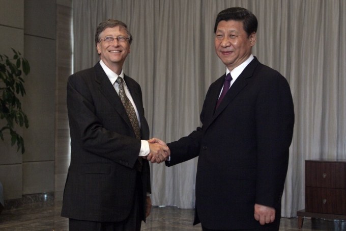 빌 게이츠 MS 창업자와 시진핑 중국 국가주석. 게이츠는 미국 기업인 중 가장 중국과 두터운 관계를 맺고 있기도 하다. /AFPBBNews=뉴스1