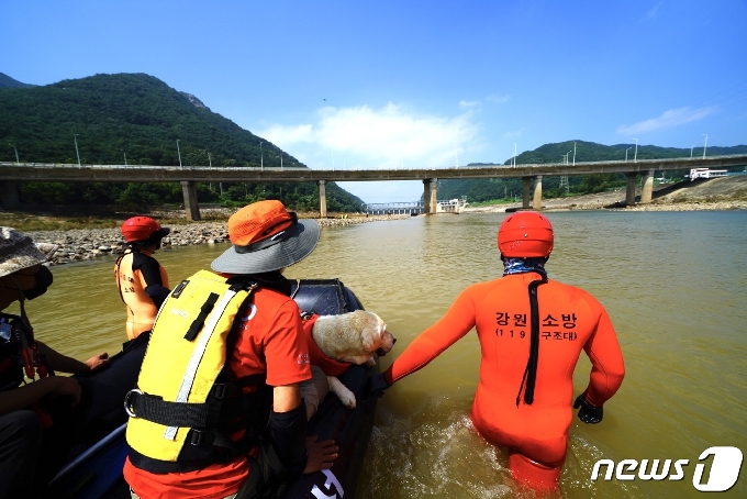 [사진] '의암댐 사고' 대대적 수색 나선 수색당국