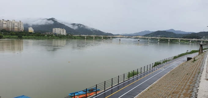 한화건설이 분양하는 ‘포레나 양평’ 인근 남한강 전경. /사진제공=한화건설