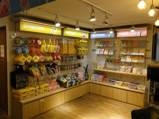 대원미디어는 '스폰지밥' 전시회에서 100여종의 상품을 판매하고 있다. 