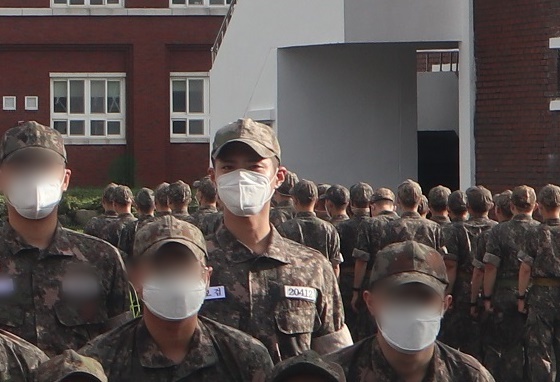 배우 박보검/ 사진=해군교육사령부 © 뉴스1