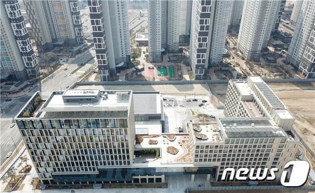 지난 4월 완공된 서울대시흥캠퍼스 교육동.(시흥시 제공)© 뉴스1