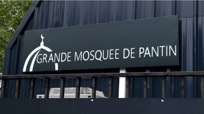 프랑스 당국이 사건 발생 후 페쇄하기로 결정한 팡탱의 이슬람사원. /사진=로이터/뉴스1