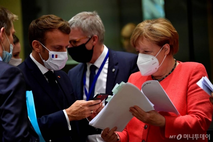 에마뉘엘 마크롱 프랑스 대통령과 앙겔라 메르켈 독일 총리/ 사진=로이터통신