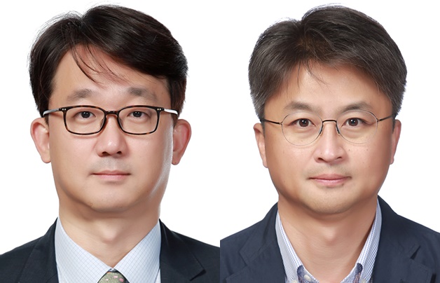 LG생활건강의 이형석 부사장(왼쪽)·장기룡 전무(오른쪽) 