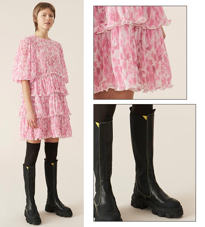 '가니'의 플리츠 조젯 미니 드레스 모델 룩북/사진=가니(Ganni) 공식 홈페이지