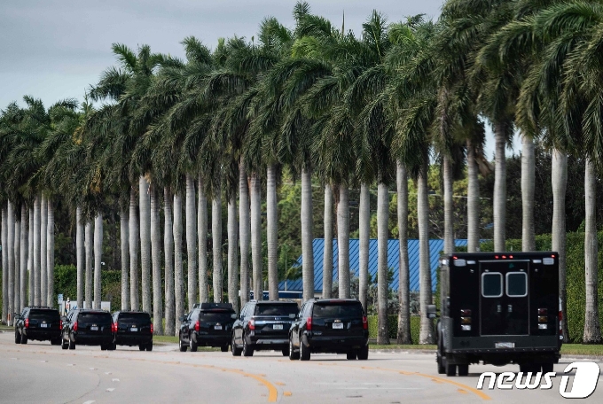 [사진] 플로리다 골프장으로 가는 트럼프 차량 행렬